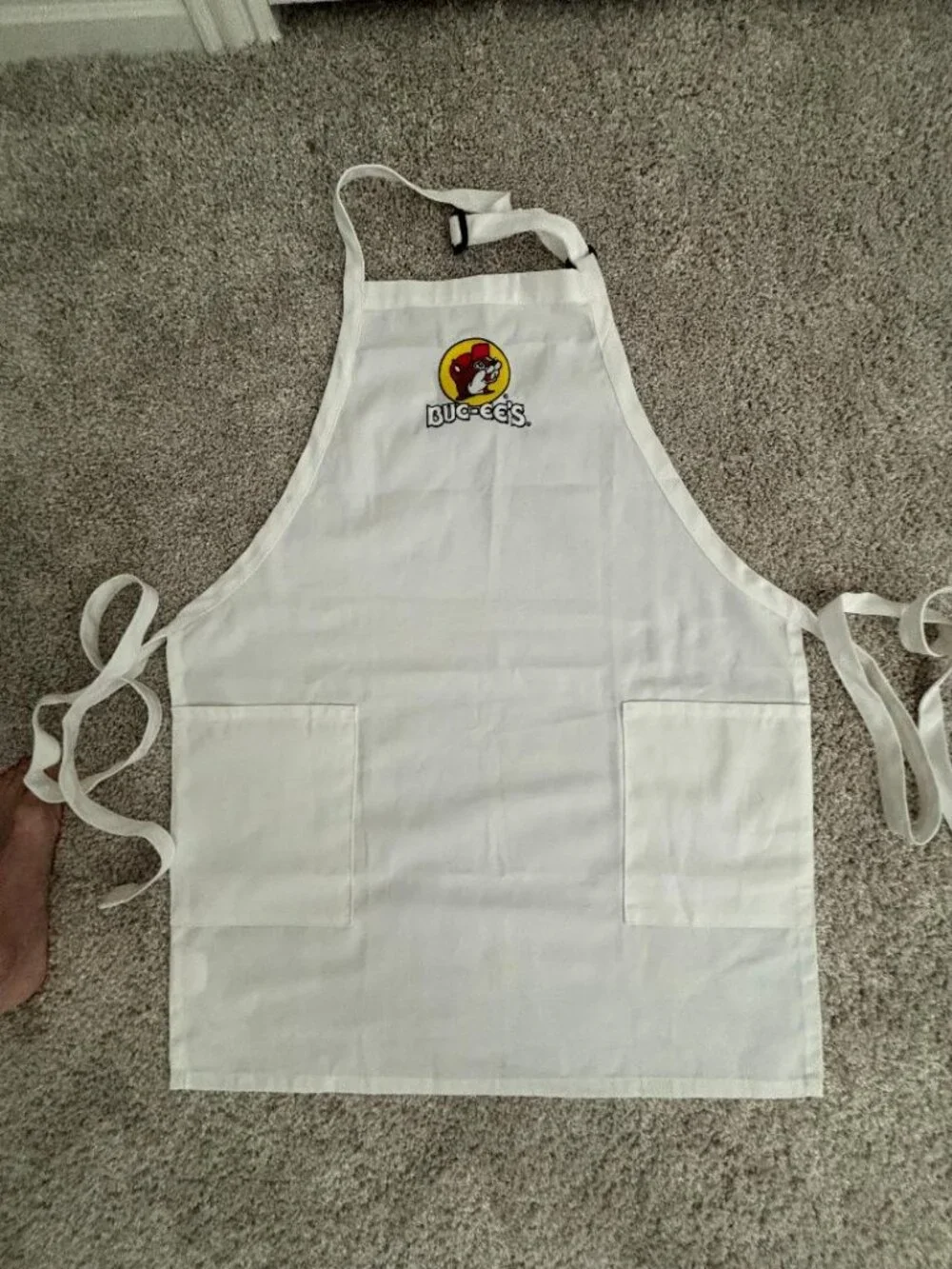 Buc-ee’s White Original Logo Apron Adjustable Kitchen NWOT